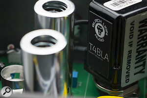 A Black Lion Audio T4B optical cell is used both for gain reduction and to drive the meter.